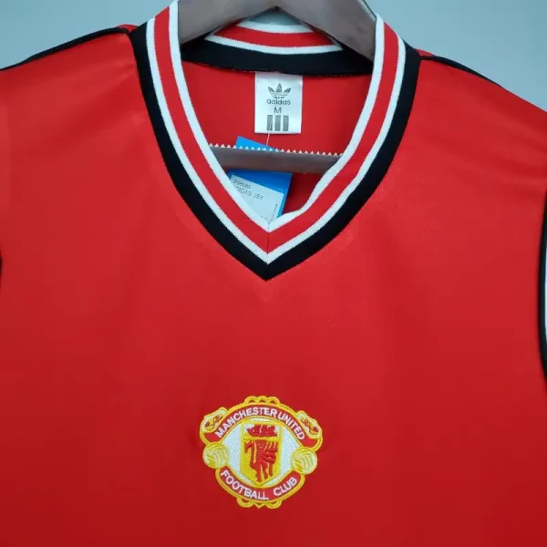 1985-1986 Manchester United Jersey retro kit - Image 2