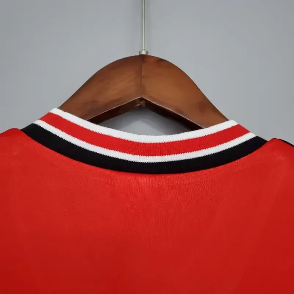 1985-1986 Manchester United Jersey retro kit - Image 7