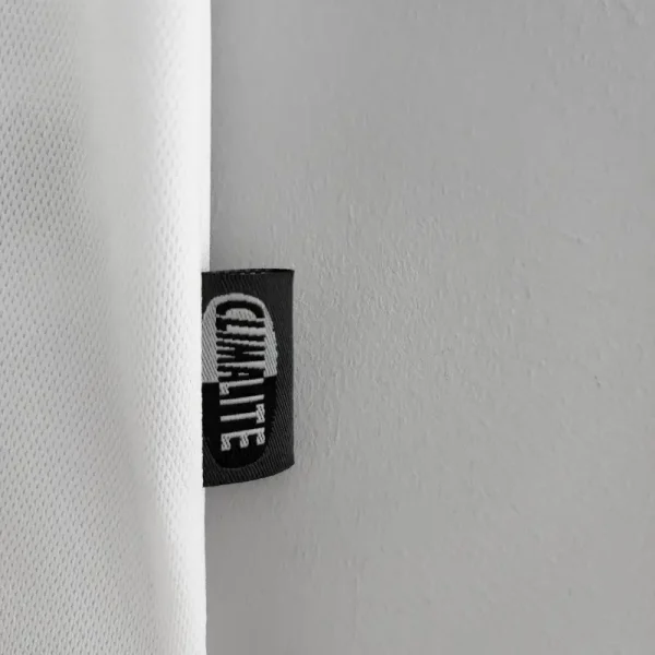 2000-2001 Real Madrid Jersey retro kit - Image 4