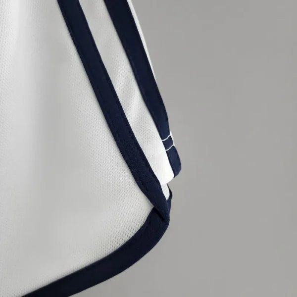 2000-2001 Real Madrid Jersey retro kit - Image 5