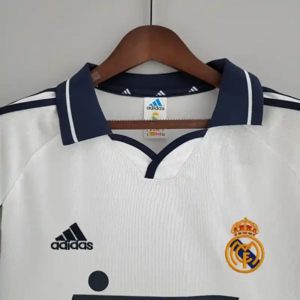 2000-2001 Real Madrid Jersey retro kit - Image 8