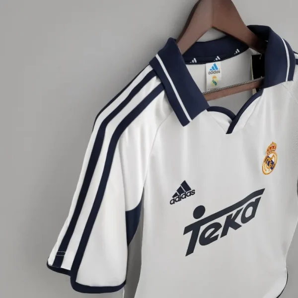 2000-2001 Real Madrid Jersey retro kit - Image 7