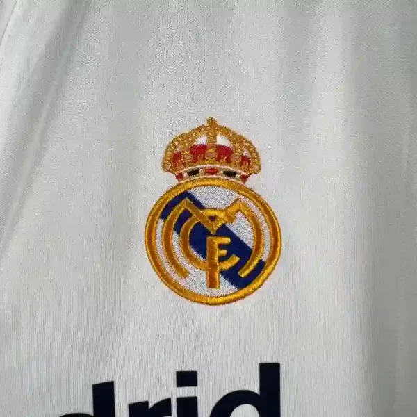 2001-2002 Real Madrid Jersey retro kit - Image 2