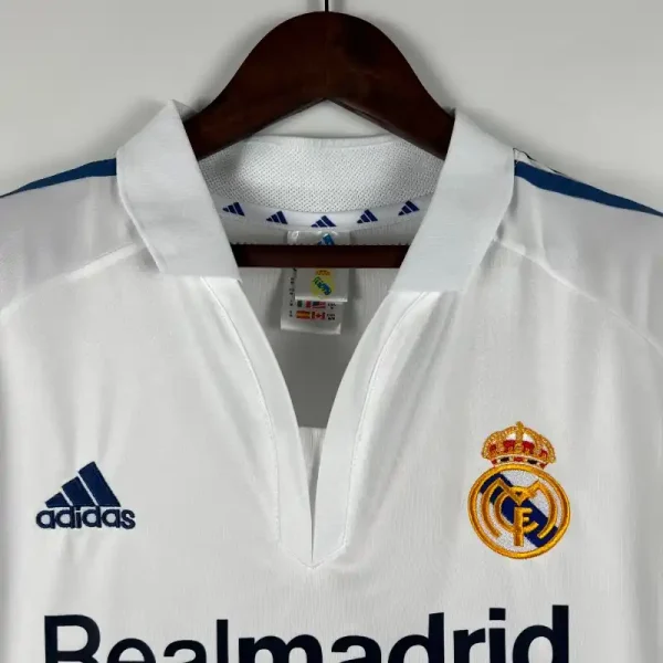 2001-2002 Real Madrid Jersey retro kit - Image 6
