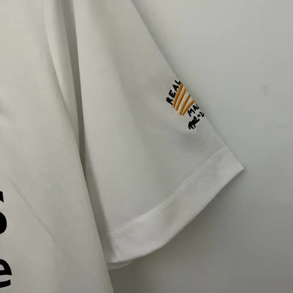 2002-2003 Real Madrid Jersey retro kit - Image 5