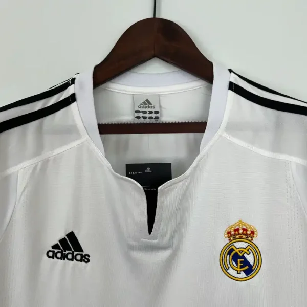 2003-2004 Real Madrid Jersey retro kit - Image 7