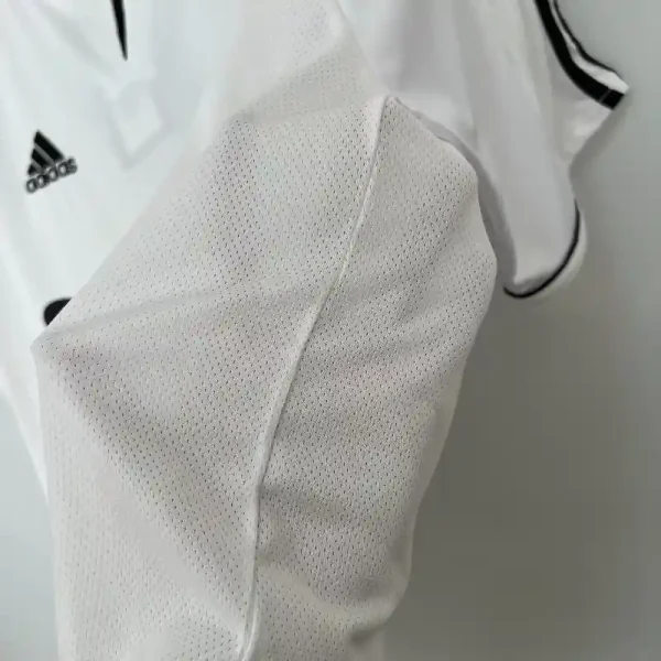 2003-2004 Real Madrid Jersey retro kit - Image 6