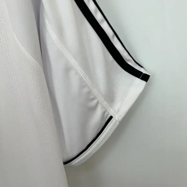 2003-2004 Real Madrid Jersey retro kit - Image 5
