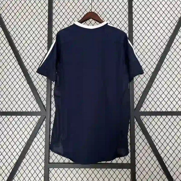2004-2005 Real Madrid Jersey retro kit - Image 8