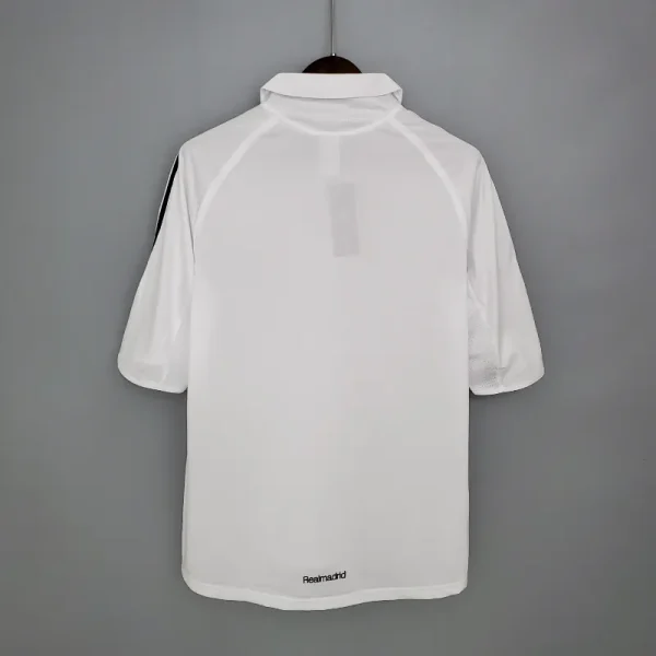 2005-2006 Real Madrid Jersey retro kit - Image 9