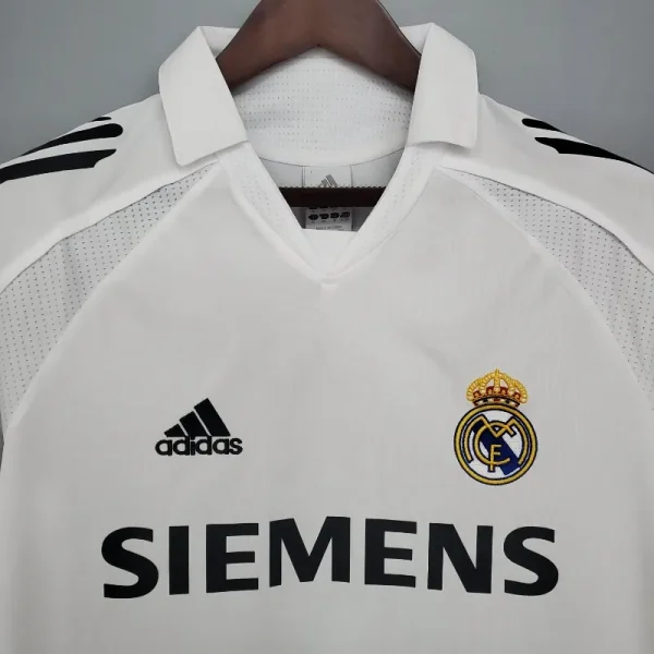 2005-2006 Real Madrid Jersey retro kit - Image 8