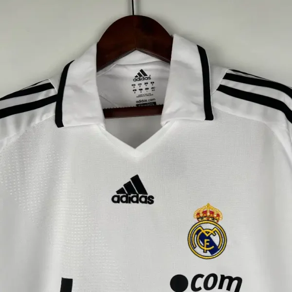 2008-2009 Real Madrid Jersey retro kit - Image 4