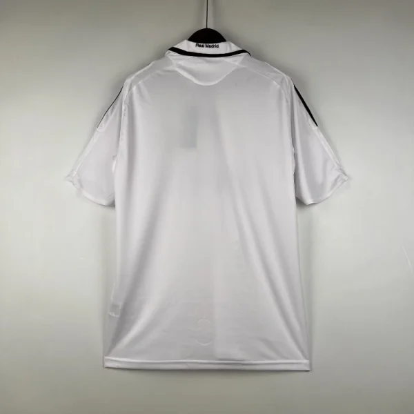 2008-2009 Real Madrid Jersey retro kit - Image 8