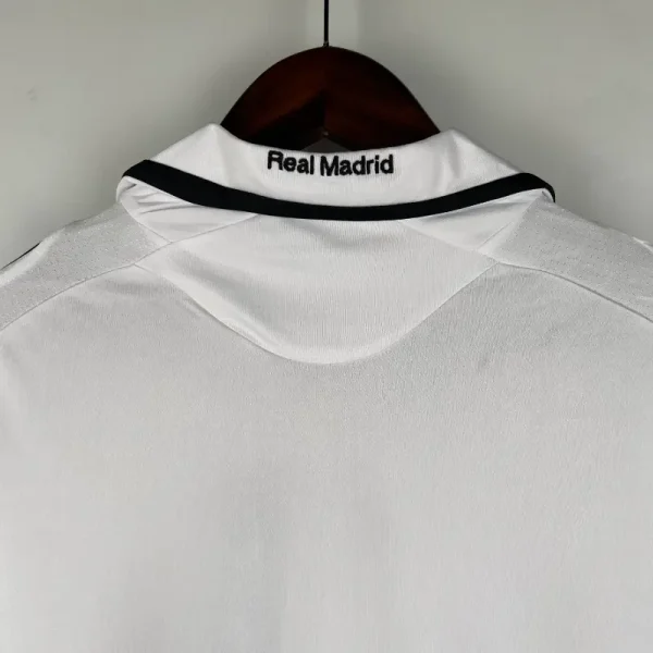 2008-2009 Real Madrid Jersey retro kit - Image 6