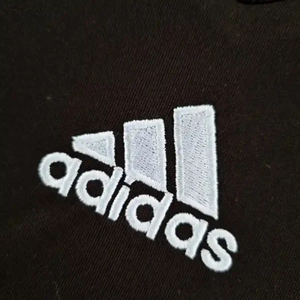 2009-2010 Real Madrid Jersey retro kit - Image 3