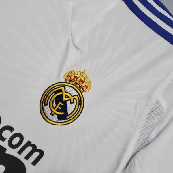 2010-2011 Real Madrid Jersey retro kit - Image 3