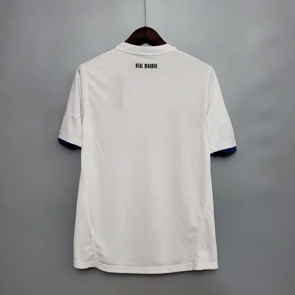 2010-2011 Real Madrid Jersey retro kit - Image 10