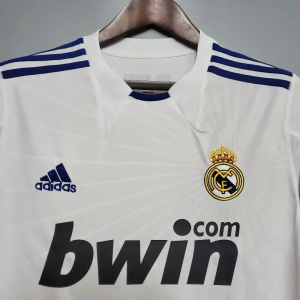 2010-2011 Real Madrid Jersey retro kit - Image 8