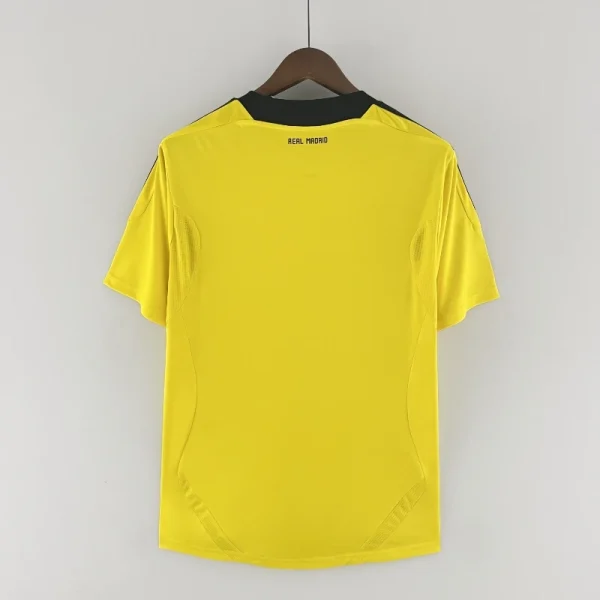 2011-2012 Real Madrid Goalkeeper Soccer retro kit - Image 4