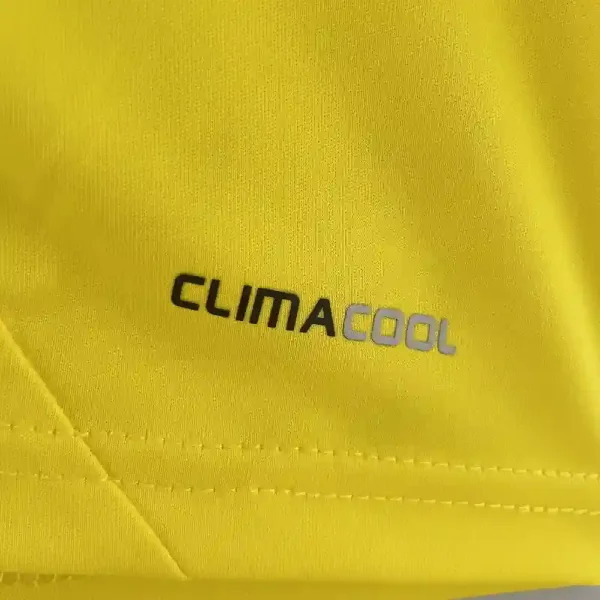 2011-2012 Real Madrid Goalkeeper Soccer retro kit - Image 8