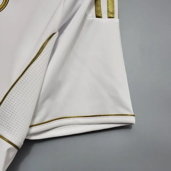 2011-2012 Real Madrid Jersey retro kit - Image 5