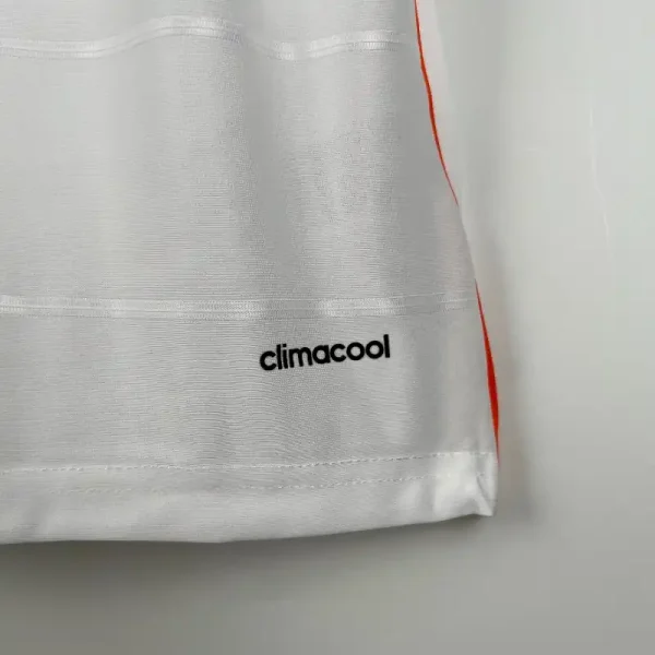 2013-2014 Real Madrid Jersey retro kit - Image 4