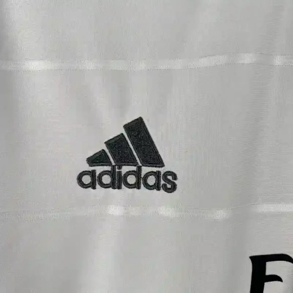 2013-2014 Real Madrid Jersey retro kit - Image 3