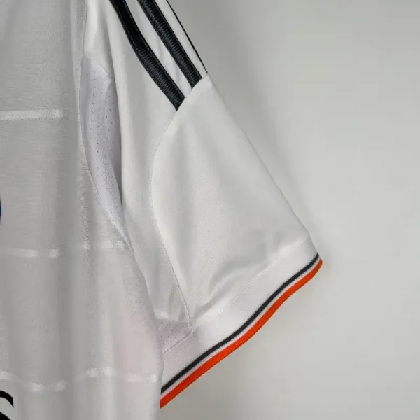 2013-2014 Real Madrid Jersey retro kit - Image 5