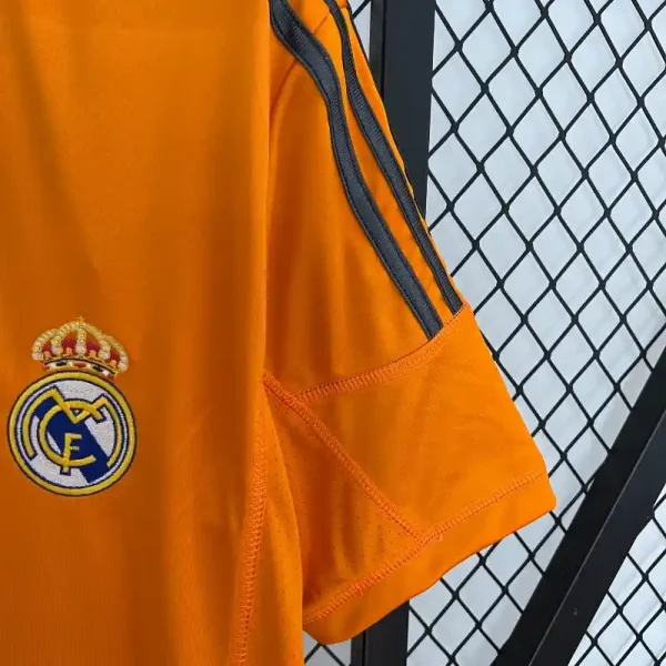 2013-2014 Real Madrid Second retro kit - Image 5