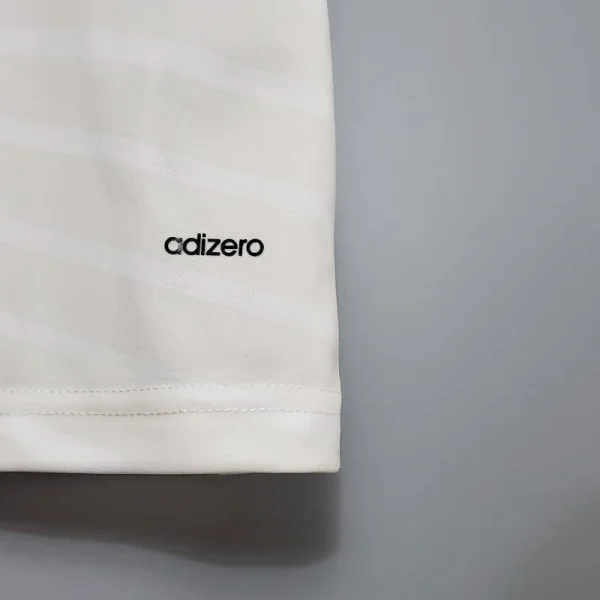 2014-2015 Real Madrid Jersey retro kit - Image 4