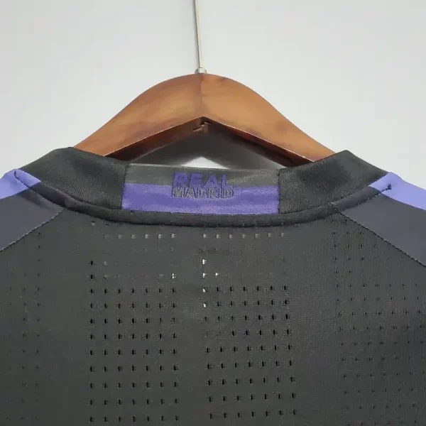 2016-2017 Real Madrid Second retro kit - Image 8