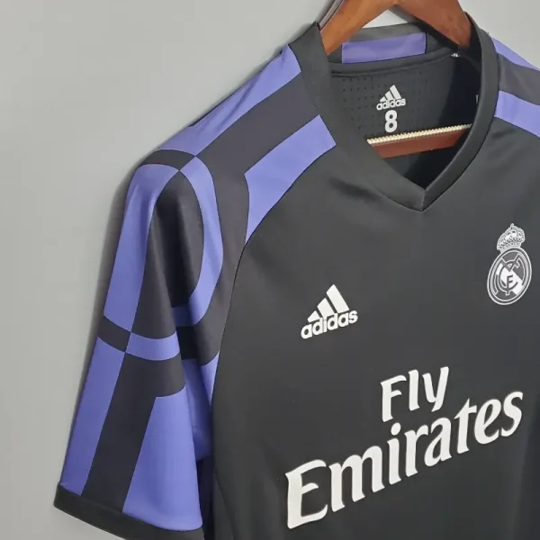 2016-2017 Real Madrid Second retro kit - Image 4
