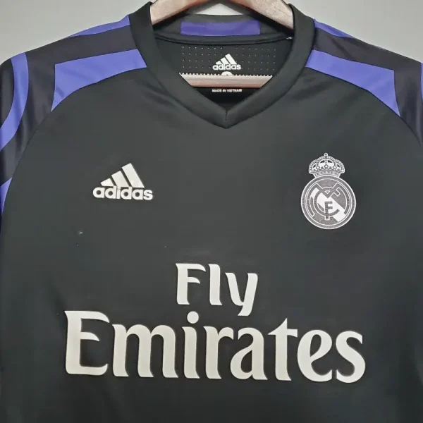 2016-2017 Real Madrid Second retro kit - Image 5