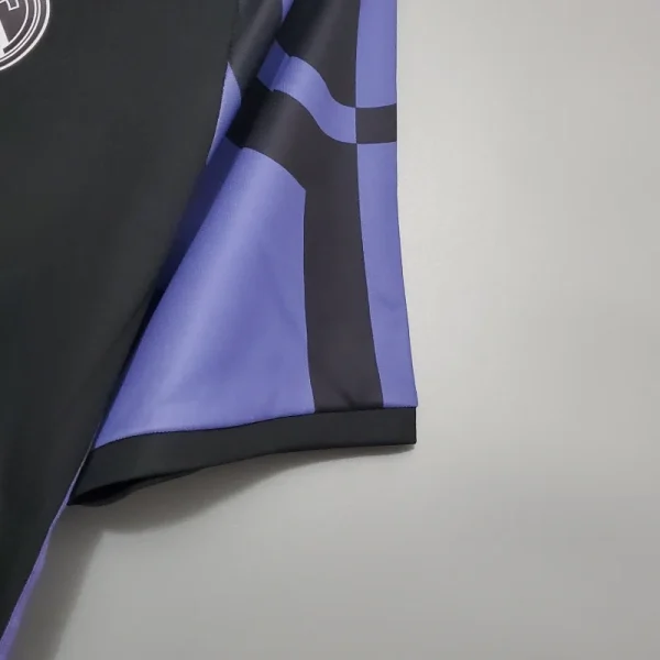 2016-2017 Real Madrid Second retro kit - Image 7