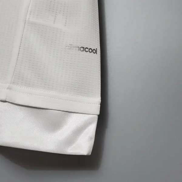 2015-2016 Real Madrid Jersey retro kit - Image 6