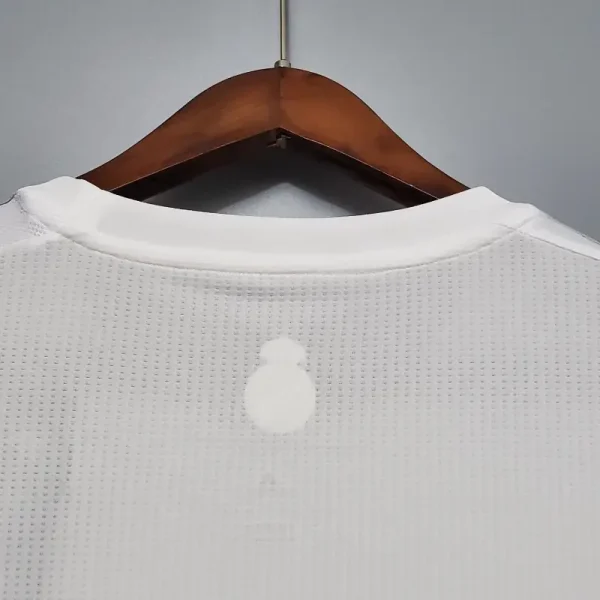 2015-2016 Real Madrid Jersey retro kit - Image 8