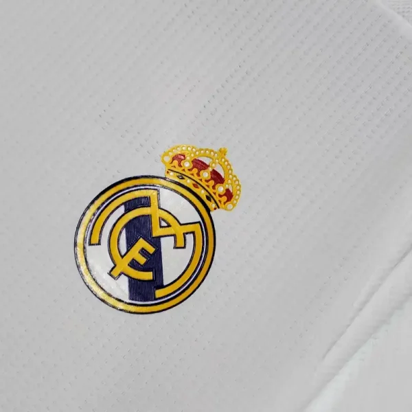 2015-2016 Real Madrid Jersey retro kit - Image 3