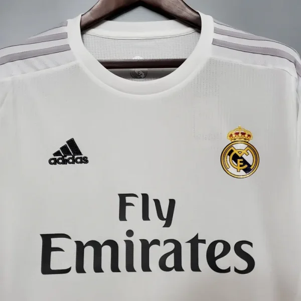 2015-2016 Real Madrid Jersey retro kit - Image 4