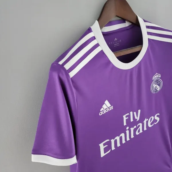 2017-2018 Real Madrid Jersey retro kit - Image 8