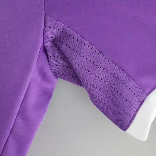 2017-2018 Real Madrid Jersey retro kit - Image 6