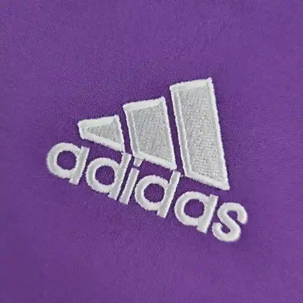 2017-2018 Real Madrid Jersey retro kit - Image 5