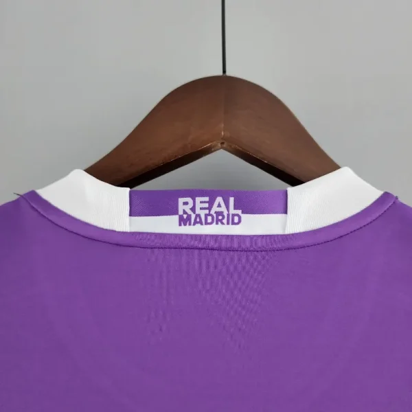 2017-2018 Real Madrid Jersey retro kit - Image 4