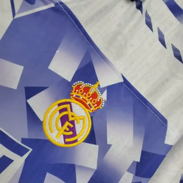 1996-1997 Real Madrid Third retro kit - Image 4
