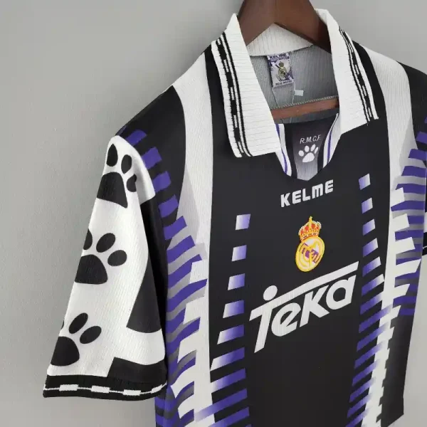 1997-1998 Real Madrid Third retro kit - Image 7