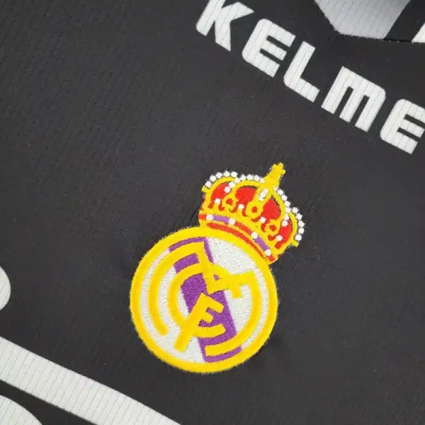 1997-1998 Real Madrid Third retro kit - Image 5