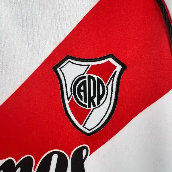 2000-2001 River Plate Jersey retro kit - Image 3