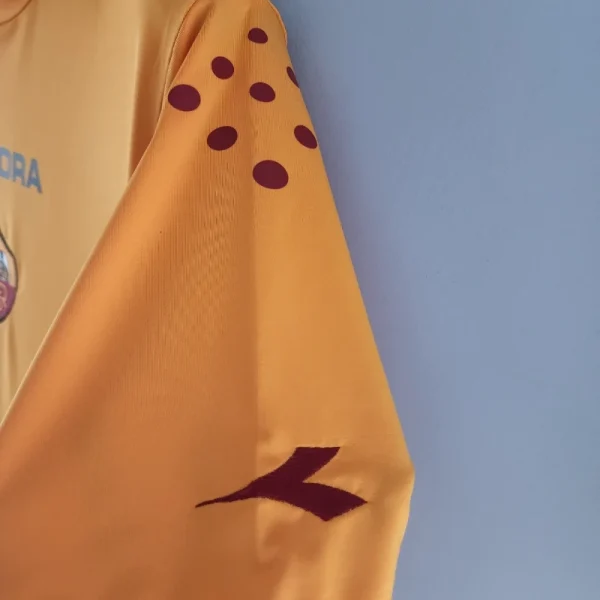 2005-2006 Roma Jersey retro kit - Image 5