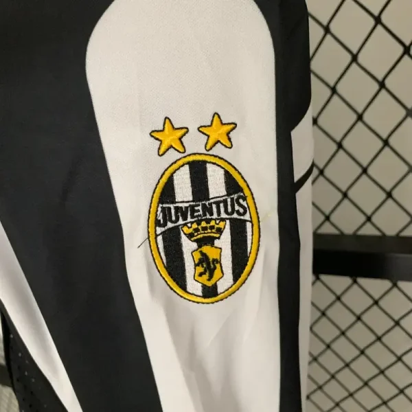 1997-1998 Juventus Long Sleeve Jersey retro kit - Image 4