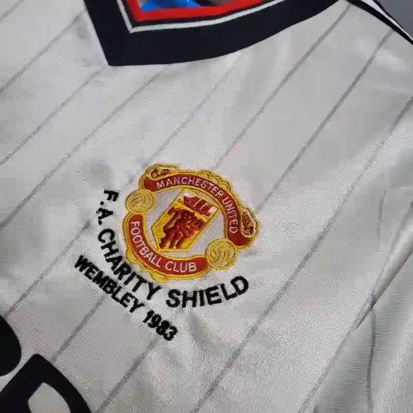 1983 Manchester United Jersey retro kit - Image 3