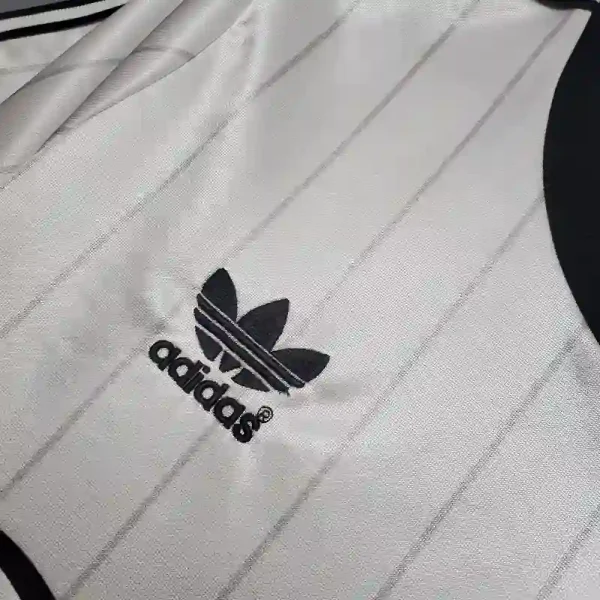 1983 Manchester United Jersey retro kit - Image 4